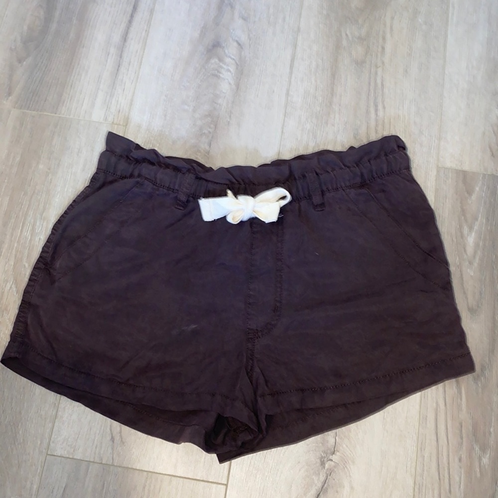 Woemns burgundy shorts